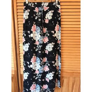 Floral Maxi skirt